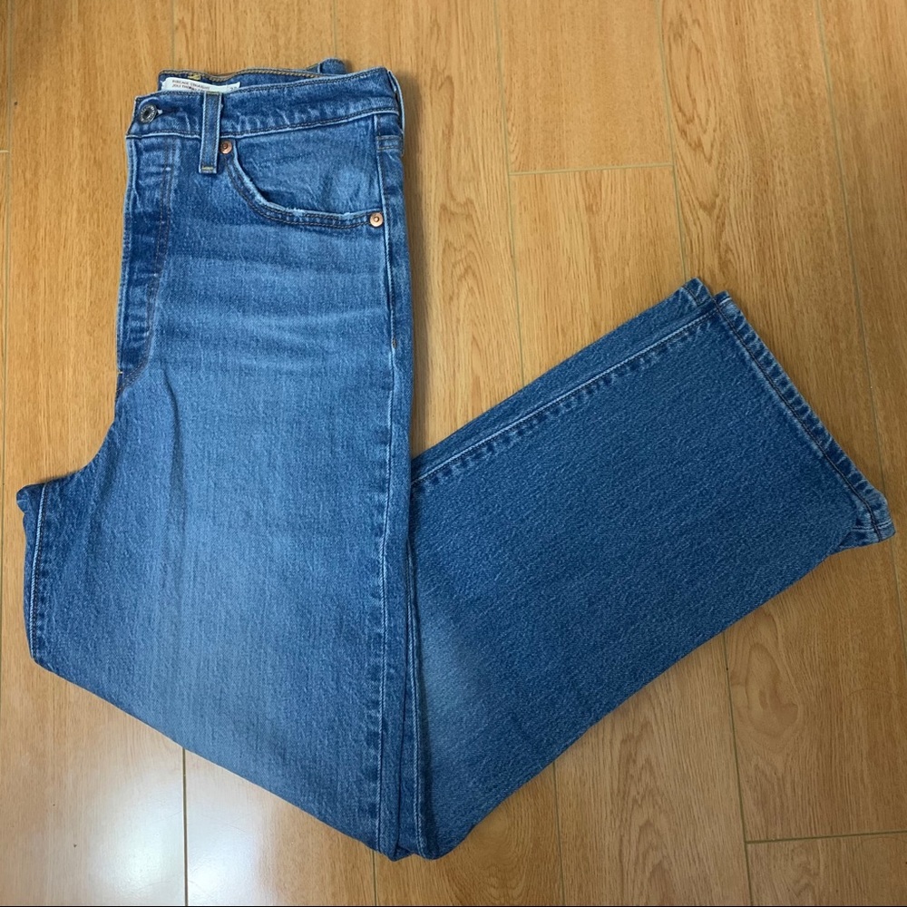 Levi’s Ribcage Jeans